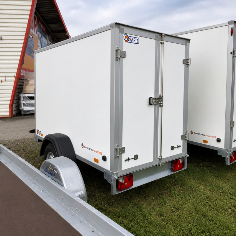 SARIS DV135 - Fourgon 256 × 134 × 150 cm - PTAC 750 kg - Vue 3